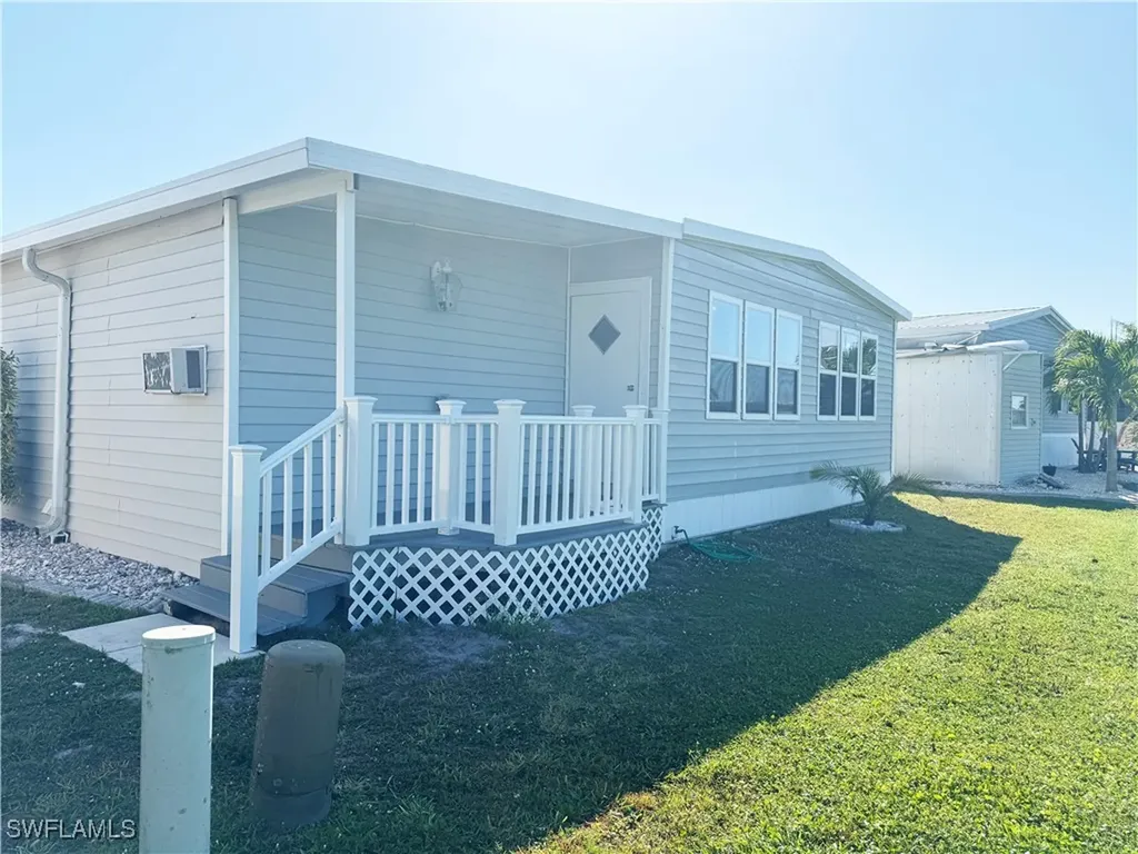 218 Nicklaus Boulevard North Fort Myers FL 33903