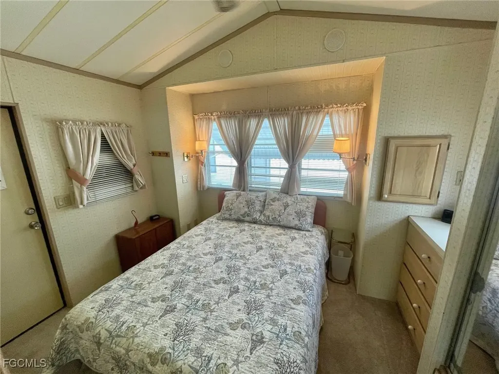 182 Caravan Circle North Fort Myers FL 33903