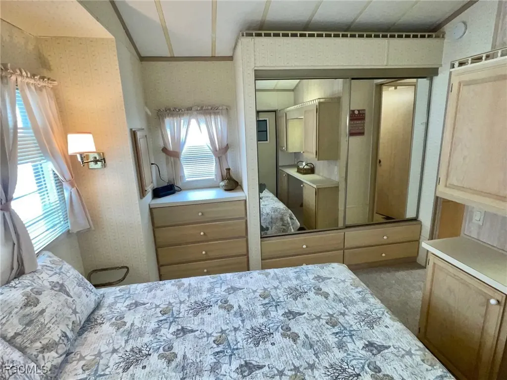 182 Caravan Circle North Fort Myers FL 33903