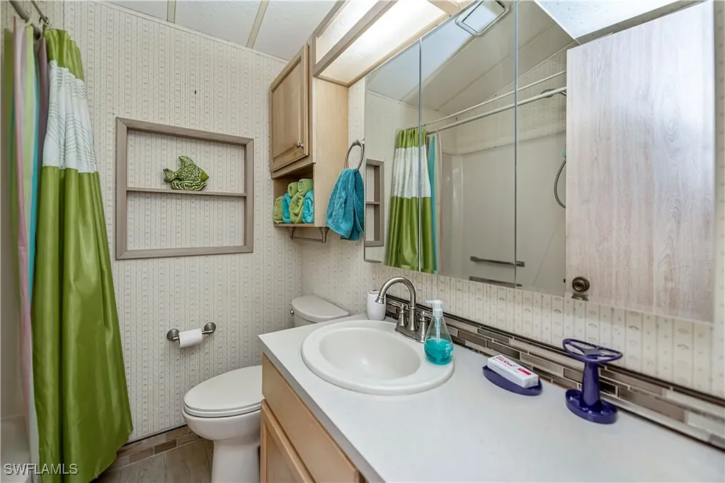 182 Caravan Circle North Fort Myers FL 33903