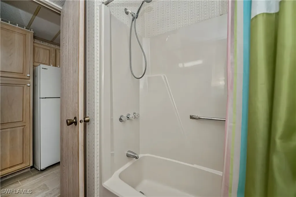 182 Caravan Circle North Fort Myers FL 33903