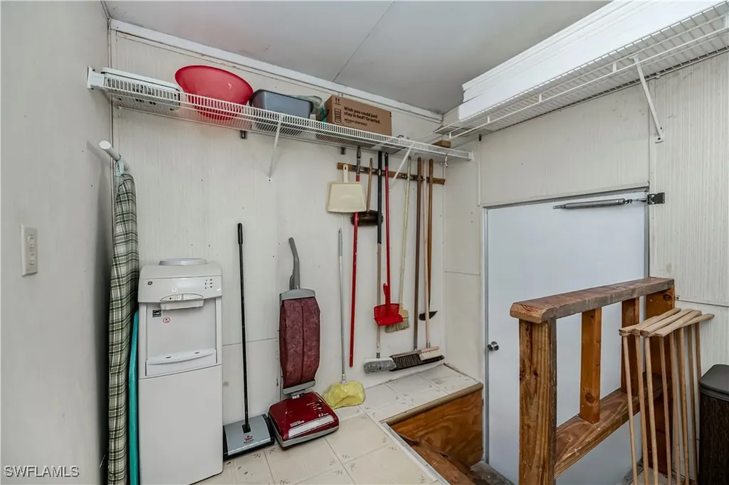 182 Caravan Circle North Fort Myers FL 33903