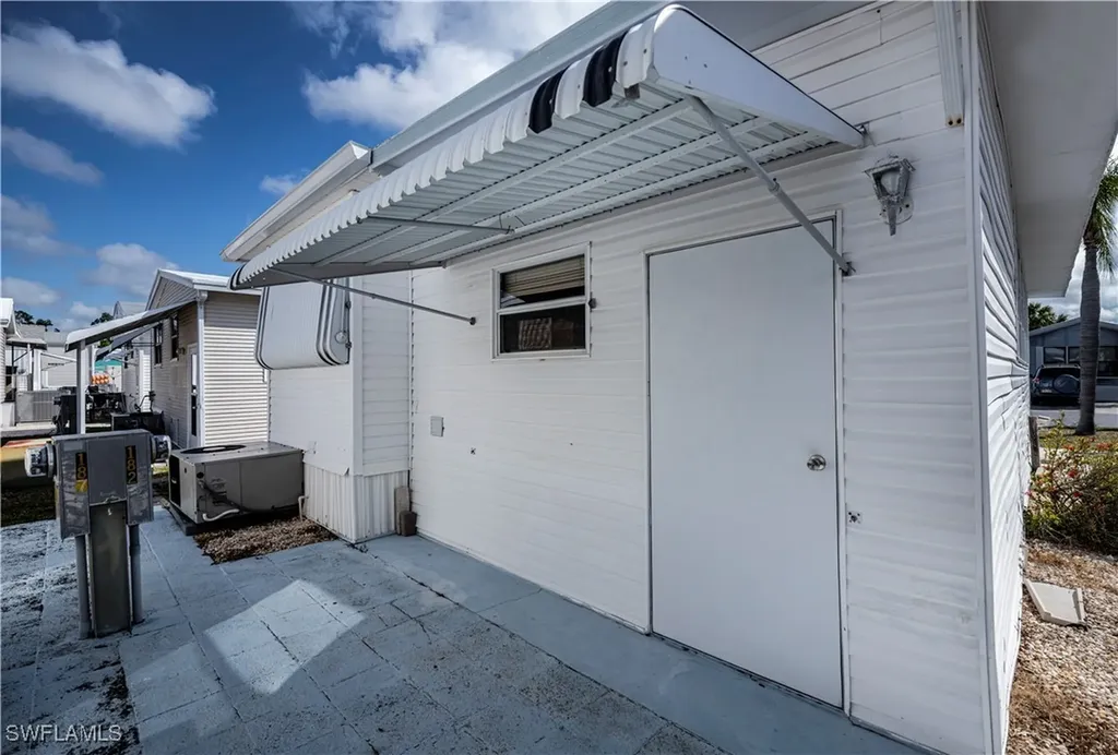 182 Caravan Circle North Fort Myers FL 33903