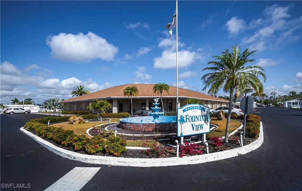 182 Caravan Circle North Fort Myers FL 33903