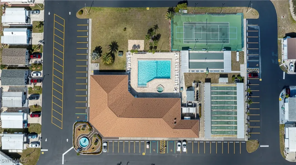 182 Caravan Circle North Fort Myers FL 33903