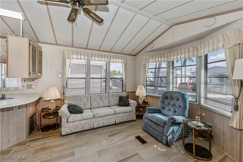 182 Caravan Circle North Fort Myers FL 33903