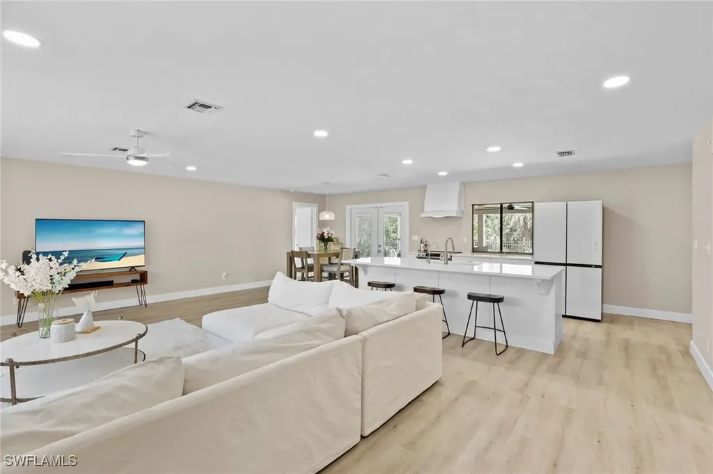 Naples FL, 3221 68TH Street SW