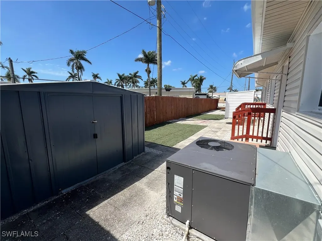 12071 Palm Drive Fort Myers FL 33908