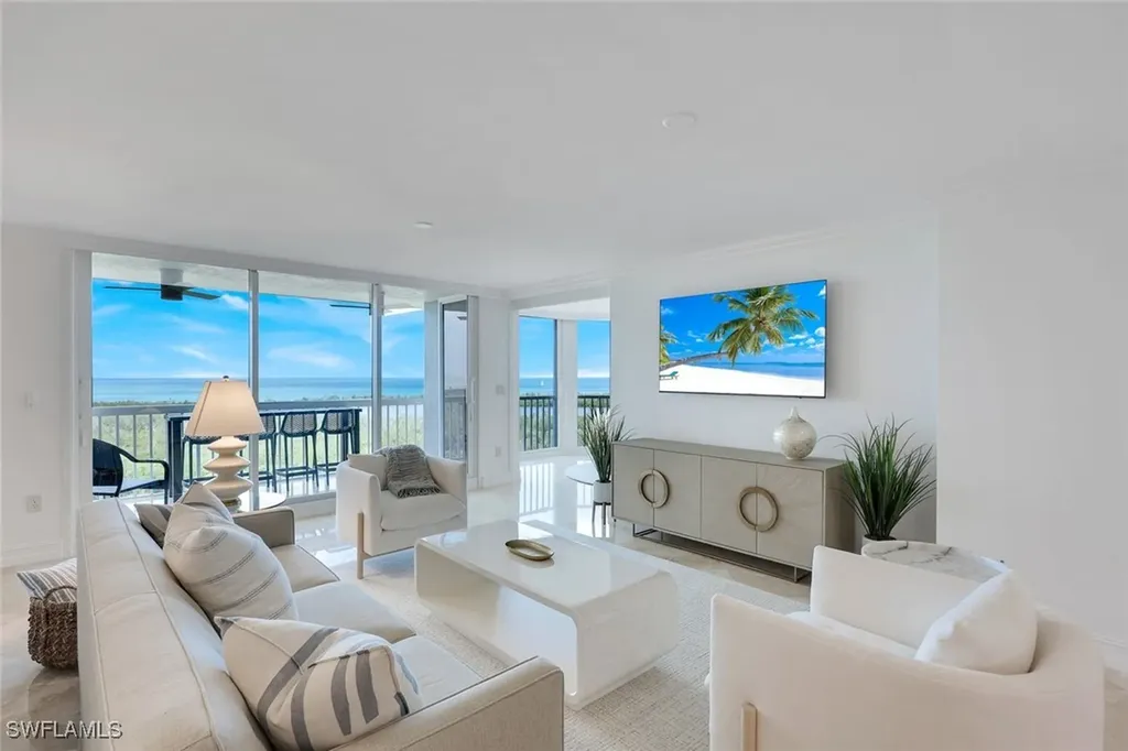 6585 Nicholas Boulevard Naples FL 34108