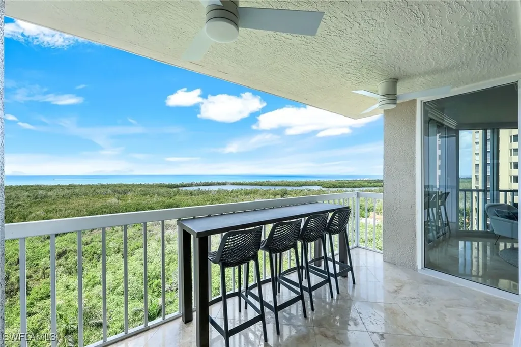 6585 Nicholas Boulevard Naples FL 34108
