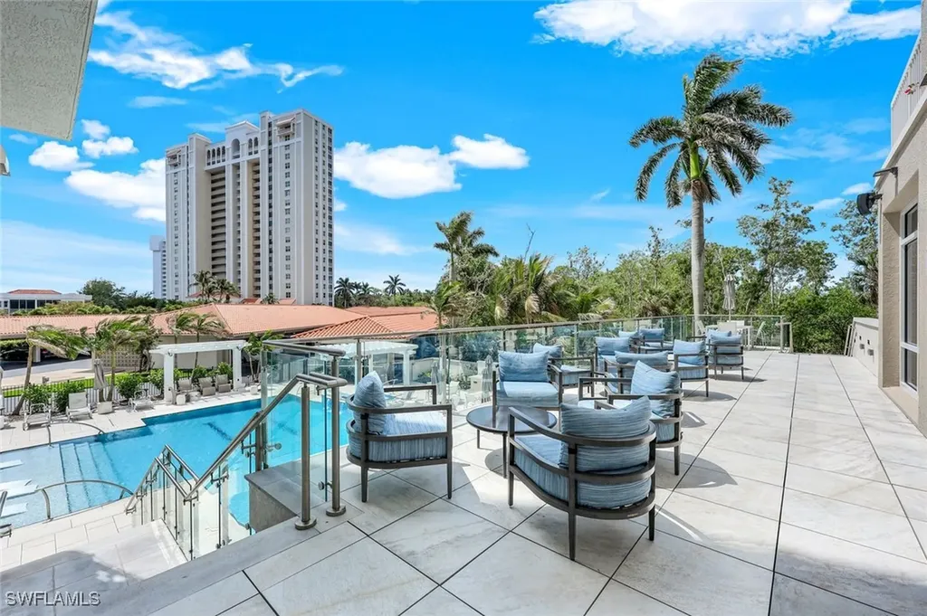 6585 Nicholas Boulevard Naples FL 34108