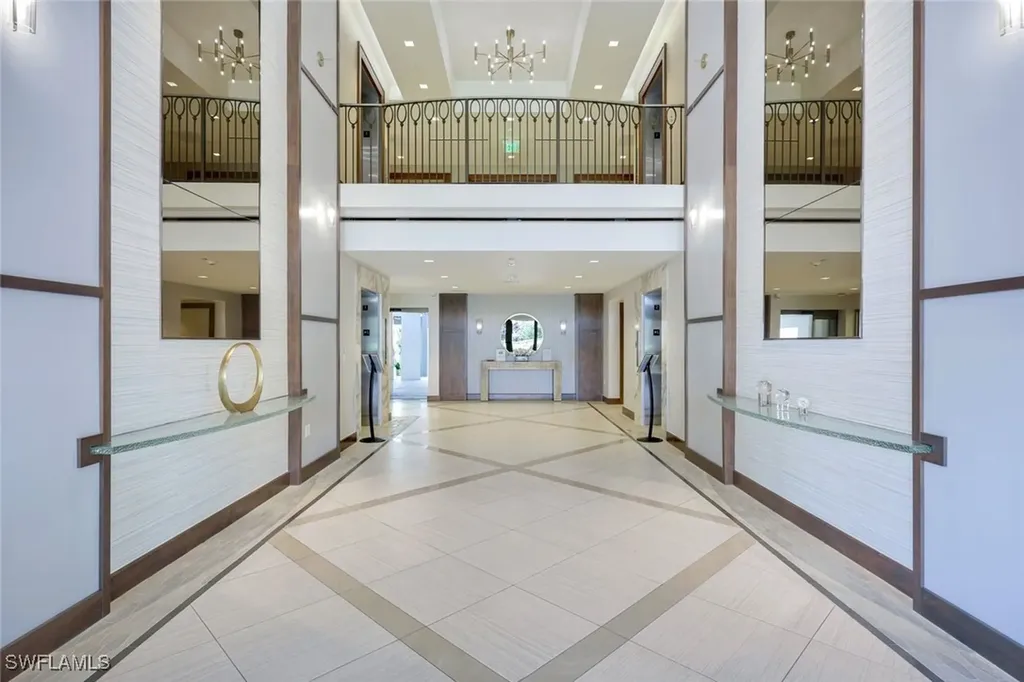 6585 Nicholas Boulevard Naples FL 34108