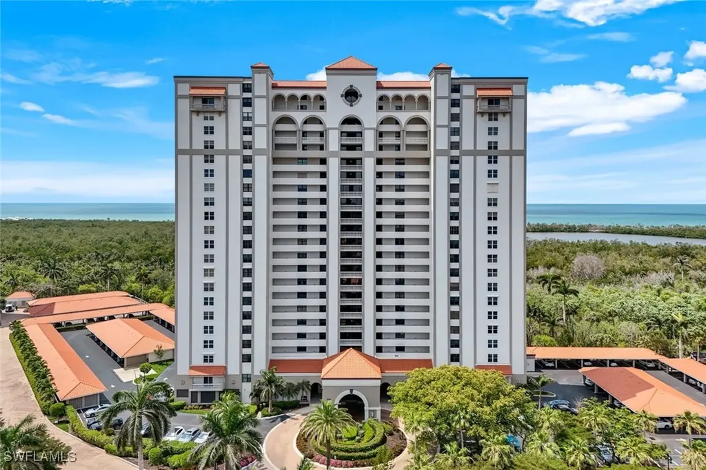 6585 Nicholas Boulevard Naples FL 34108