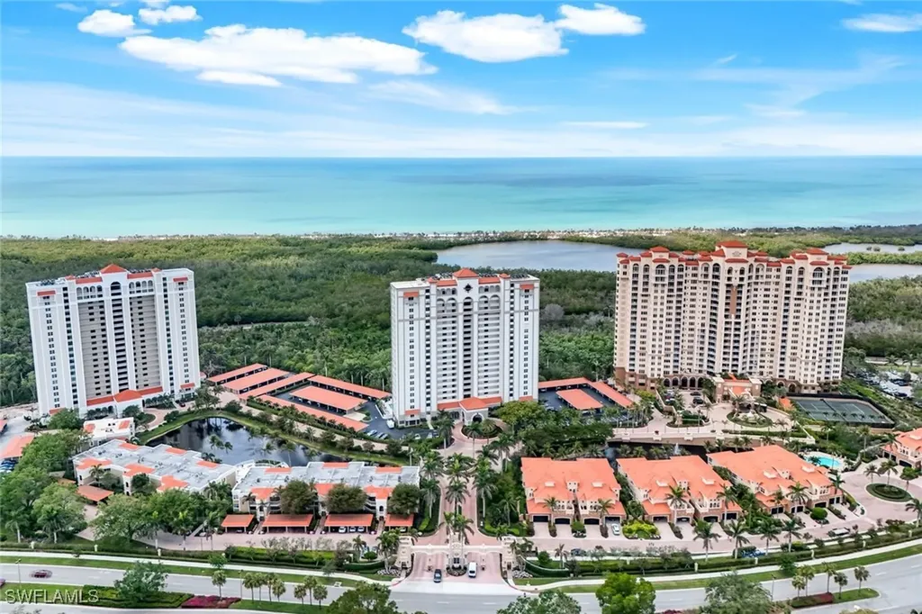 6585 Nicholas Boulevard Naples FL 34108