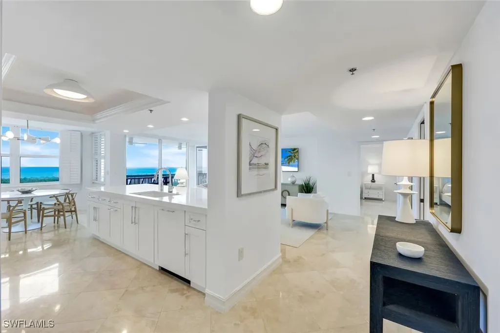 6585 Nicholas Boulevard Naples FL 34108