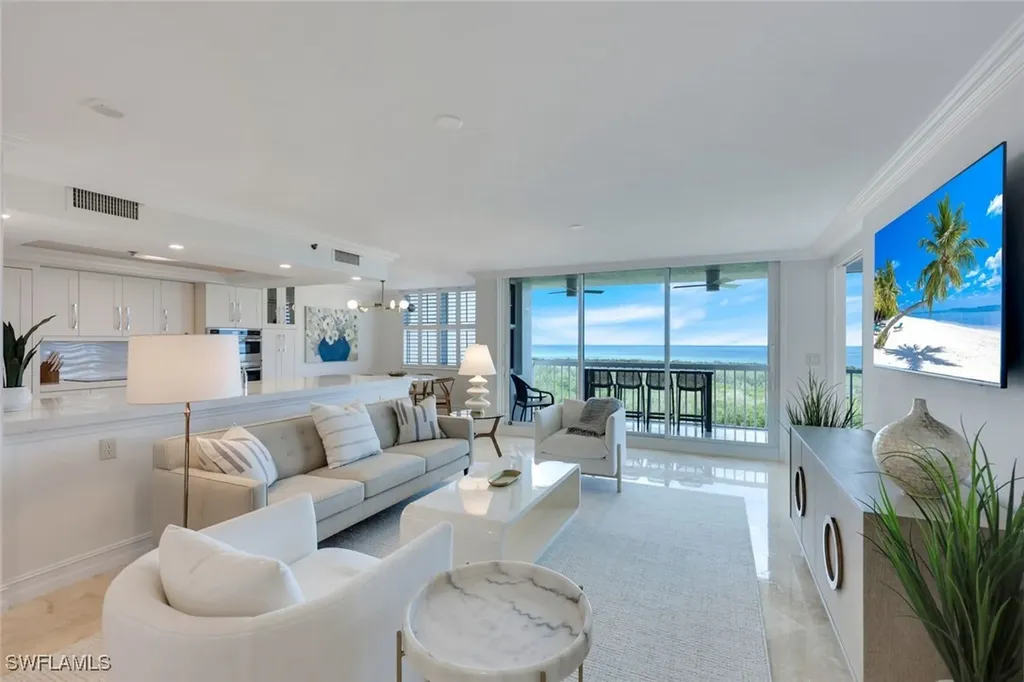 6585 Nicholas Boulevard Naples FL 34108