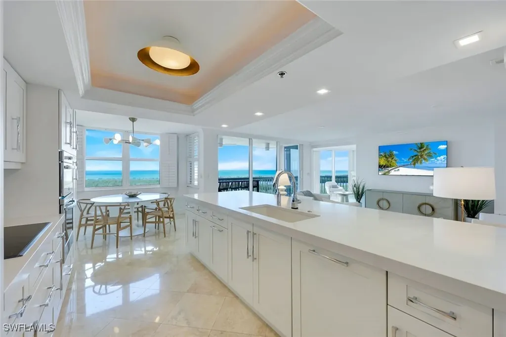 6585 Nicholas Boulevard Naples FL 34108