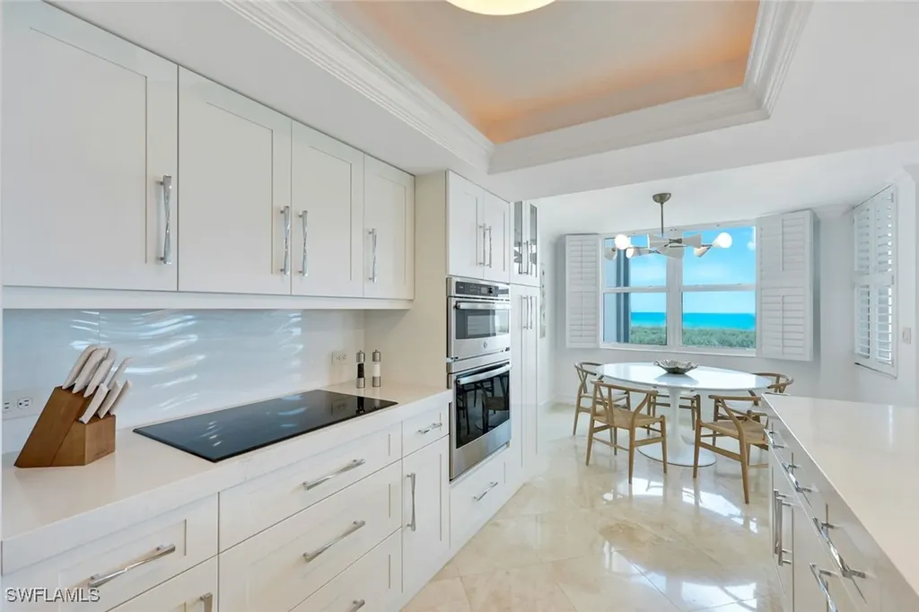 6585 Nicholas Boulevard Naples FL 34108