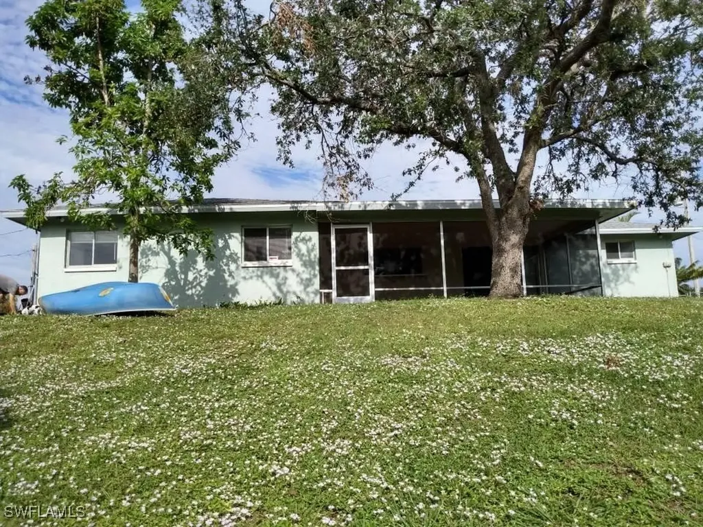 847 Hydrangea Drive North Fort Myers FL 33903