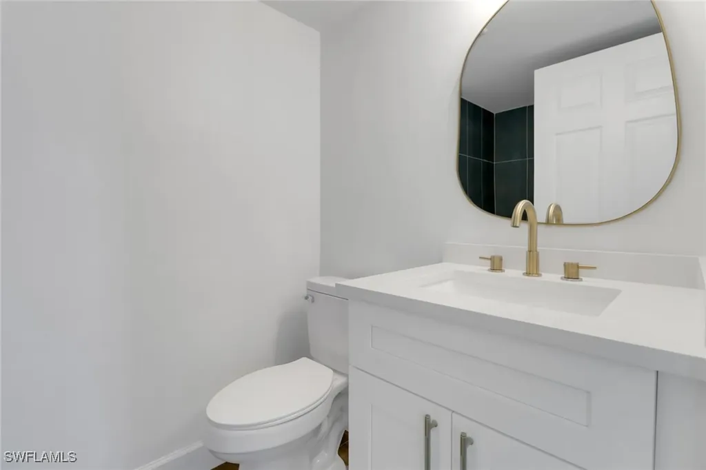 8940 Colonnades Court E Bonita Springs FL 34135