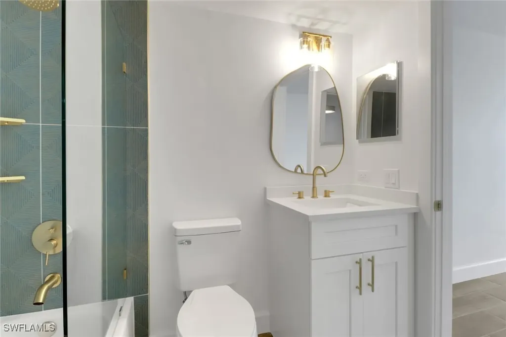 8940 Colonnades Court E Bonita Springs FL 34135