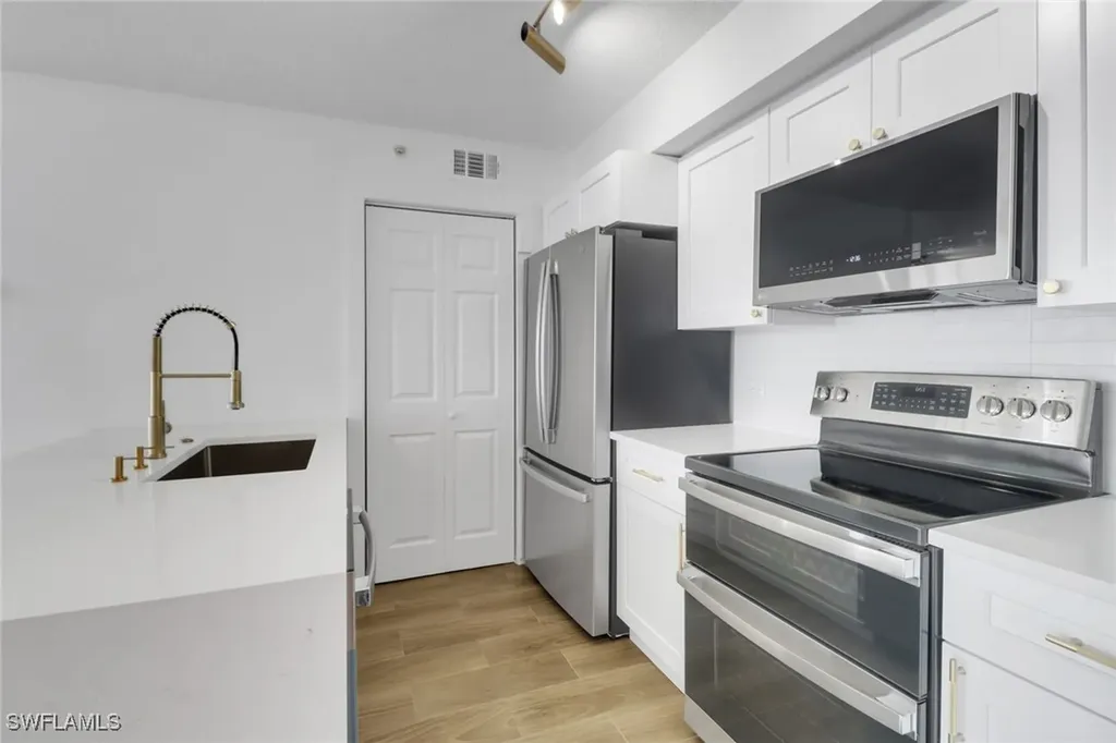 8940 Colonnades Court E Bonita Springs FL 34135