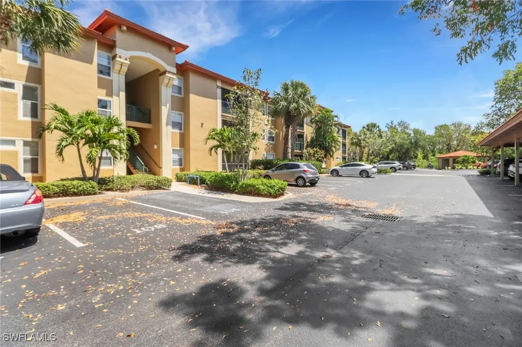 8940 Colonnades Court E Bonita Springs FL 34135
