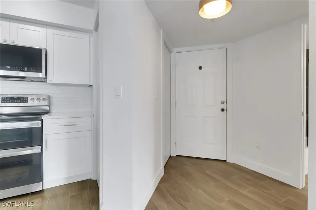 8940 Colonnades Court E Bonita Springs FL 34135