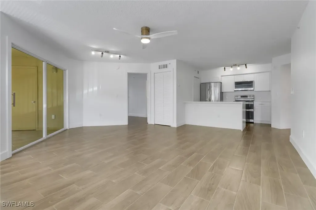 8940 Colonnades Court E Bonita Springs FL 34135