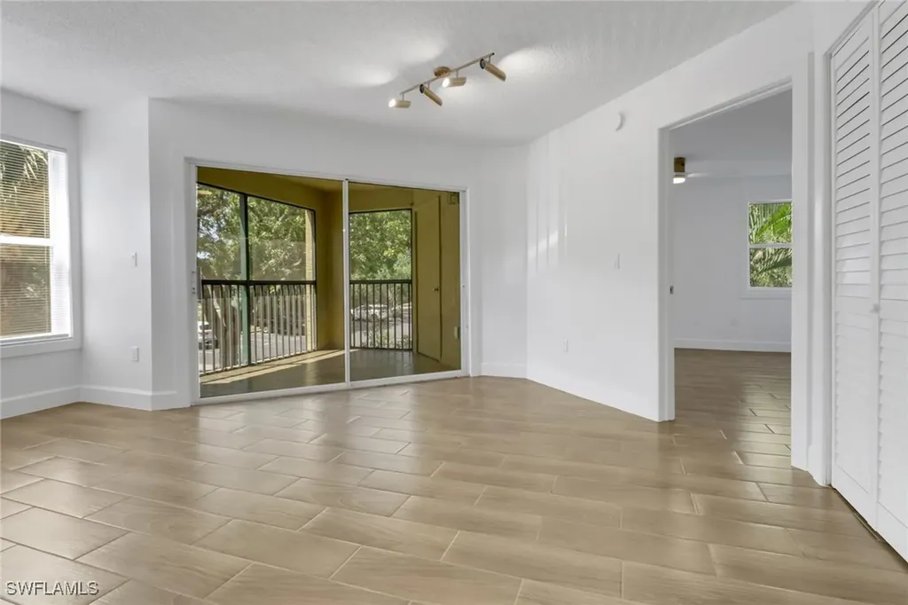 8940 Colonnades Court E Bonita Springs FL 34135