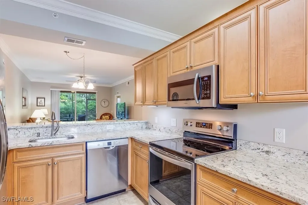 8251 Pathfinder Loop Fort Myers FL 33919