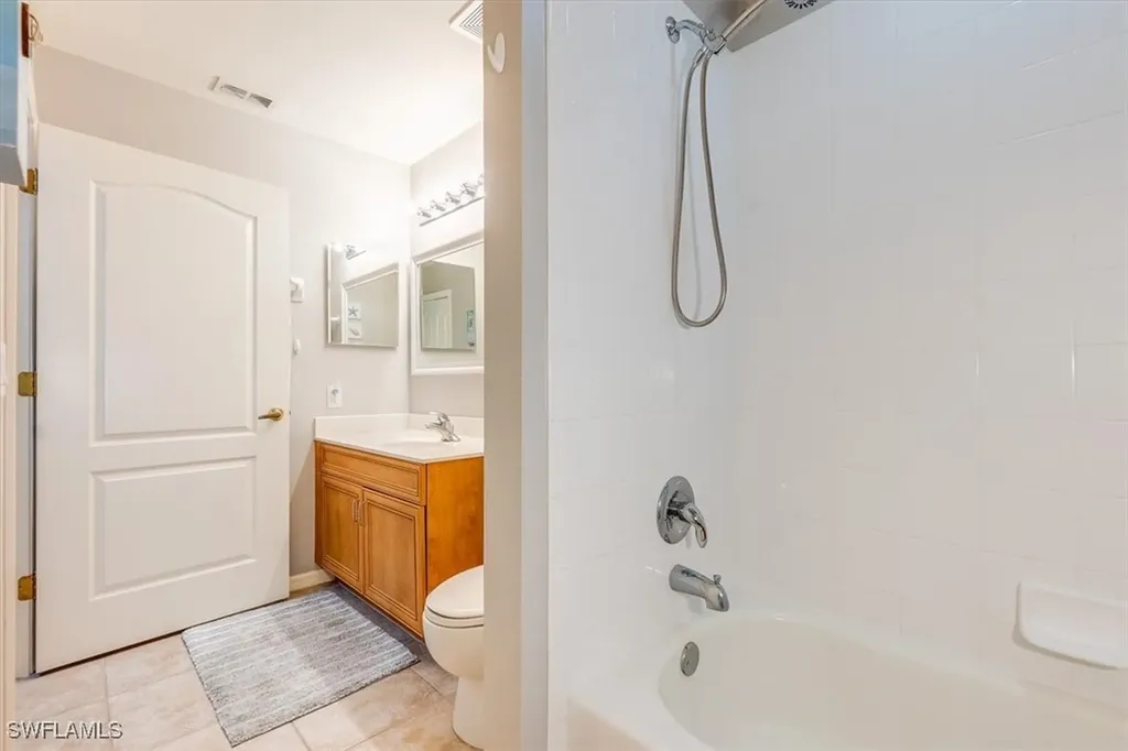 8251 Pathfinder Loop Fort Myers FL 33919