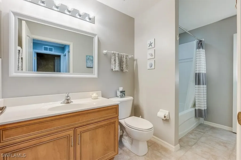 8251 Pathfinder Loop Fort Myers FL 33919