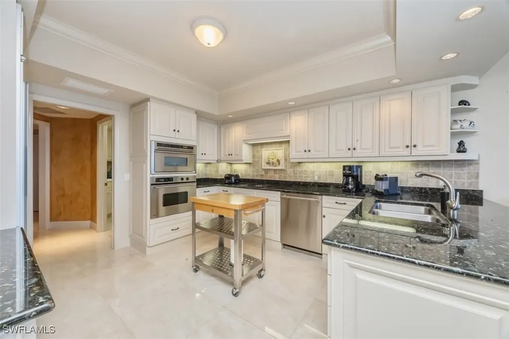 8171 Bay Colony Drive Naples FL 34108