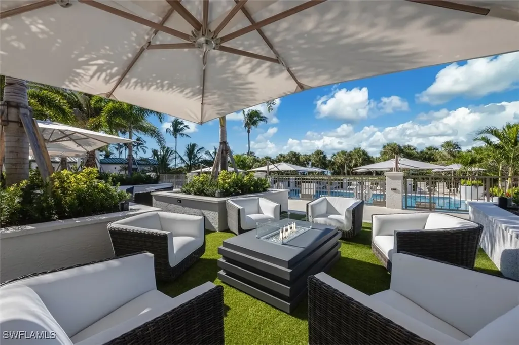 8171 Bay Colony Drive Naples FL 34108
