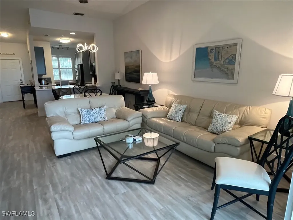 Naples FL, 2325 Carrington Court, Unit 202