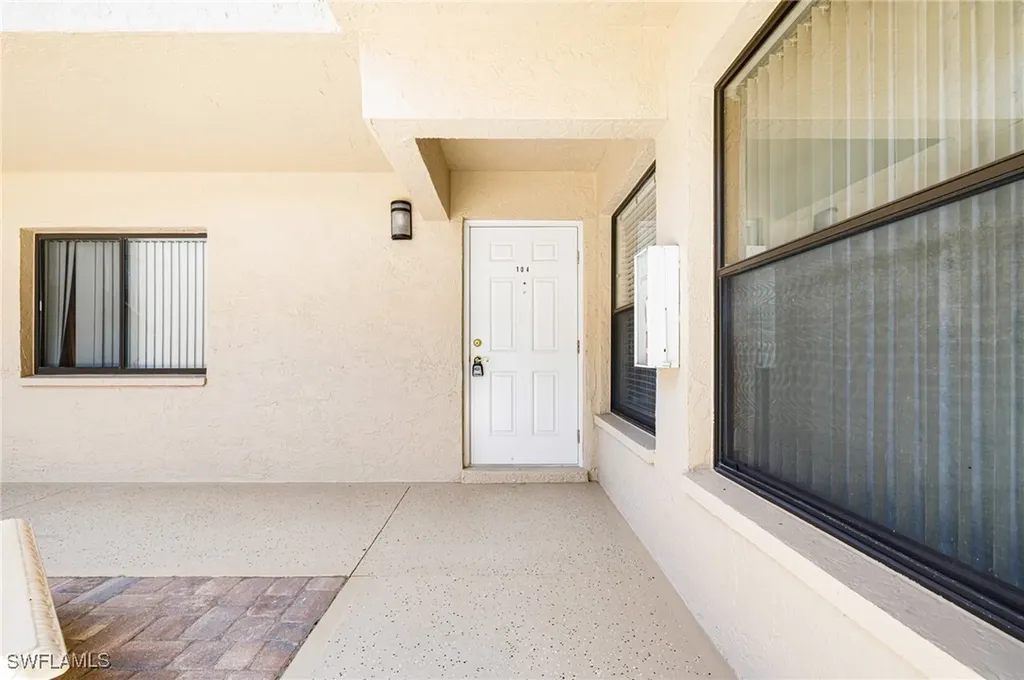 9648 Windsor Gardens Lane Fort Myers FL 33919