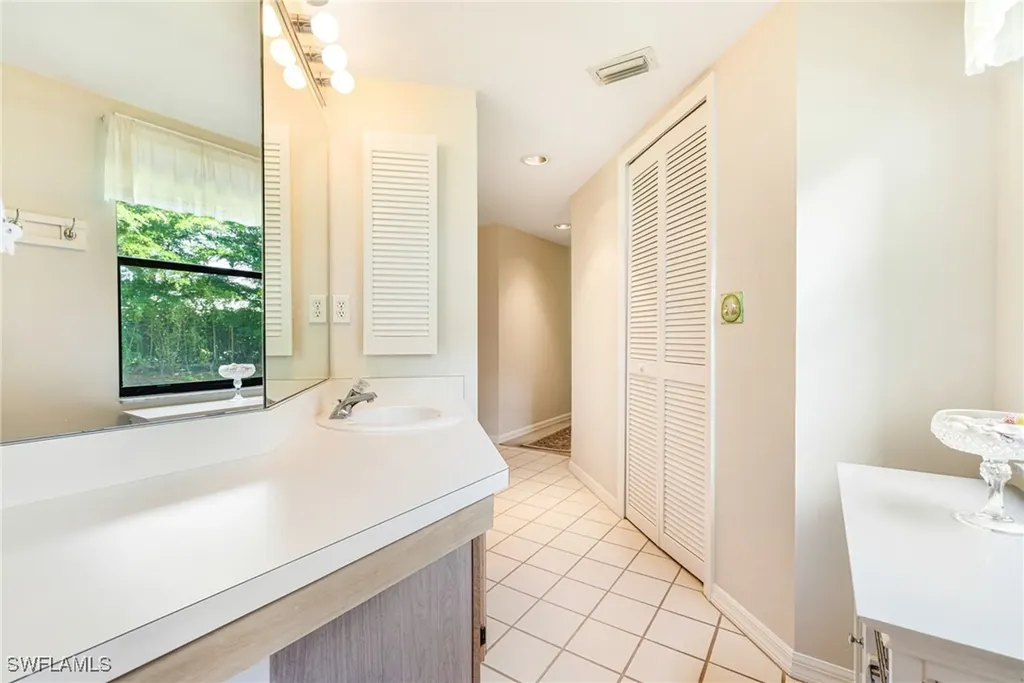 9648 Windsor Gardens Lane Fort Myers FL 33919