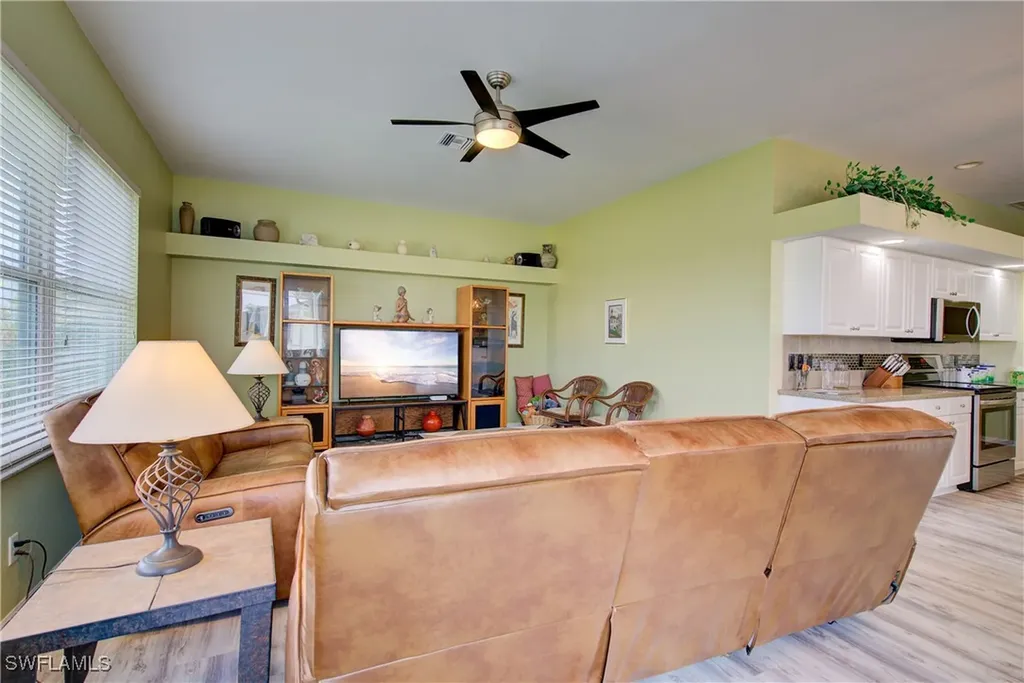 2928 SE 6th Avenue Cape Coral FL 33904