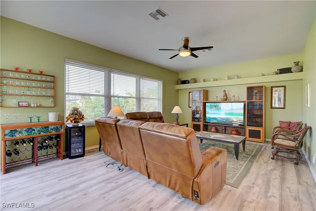 2928 SE 6th Avenue Cape Coral FL 33904