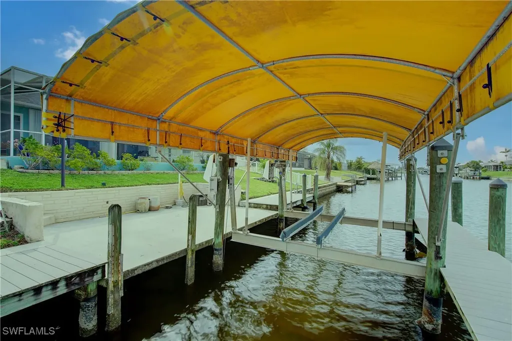 2928 SE 6th Avenue Cape Coral FL 33904