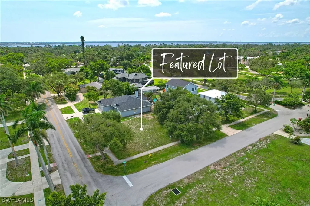 1439 Winkler Avenue Fort Myers FL 33901