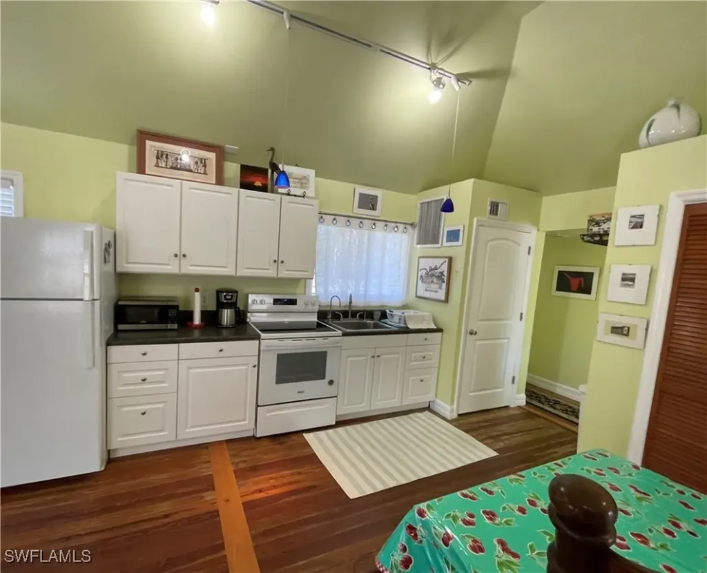 6831 Tropical Lane Bokeelia FL 33922