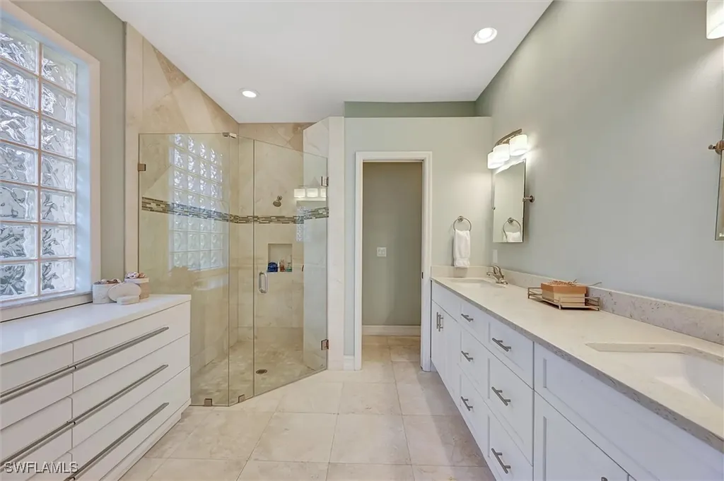 1805 Winding Oaks Way Naples FL 34109