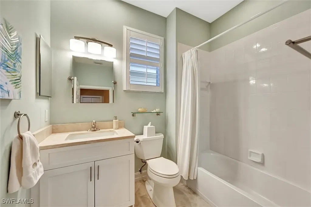 1805 Winding Oaks Way Naples FL 34109