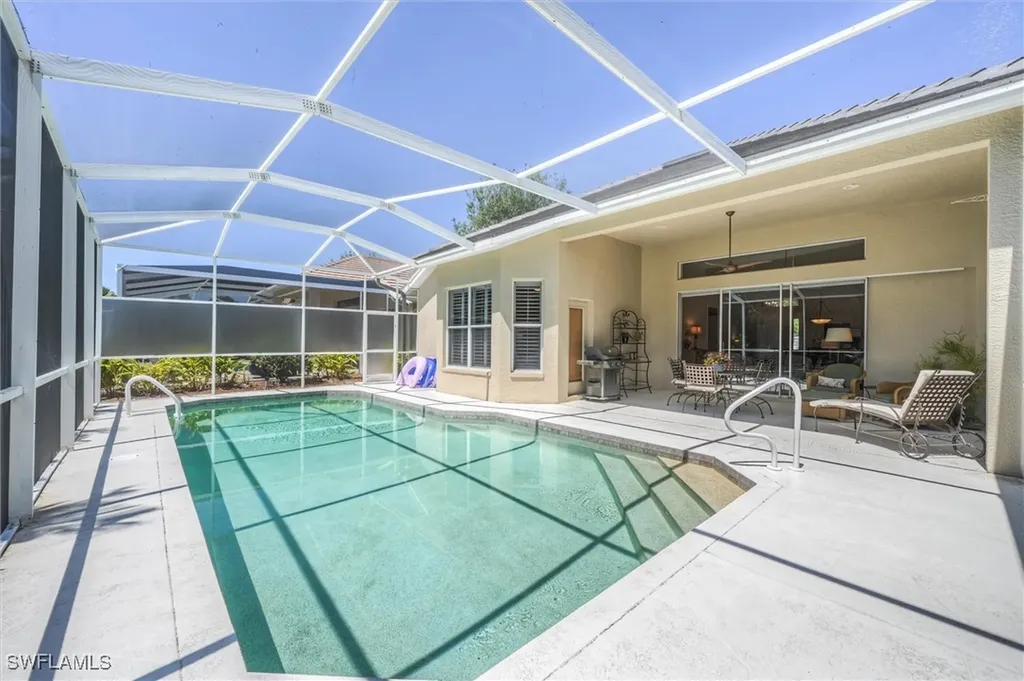 1805 Winding Oaks Way Naples FL 34109