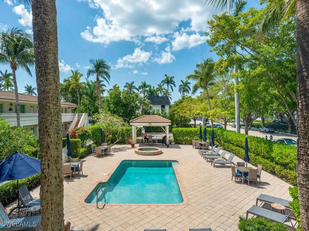 980 7th Avenue S Naples FL 34102