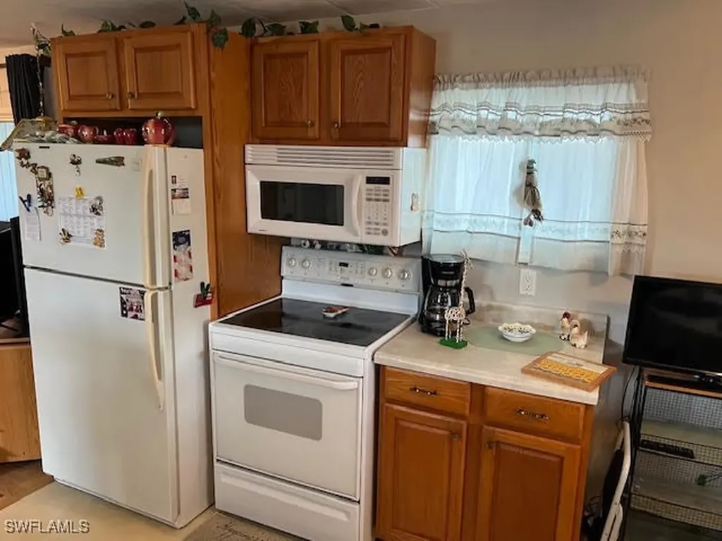 588 Daisy Drive North Fort Myers FL 33917