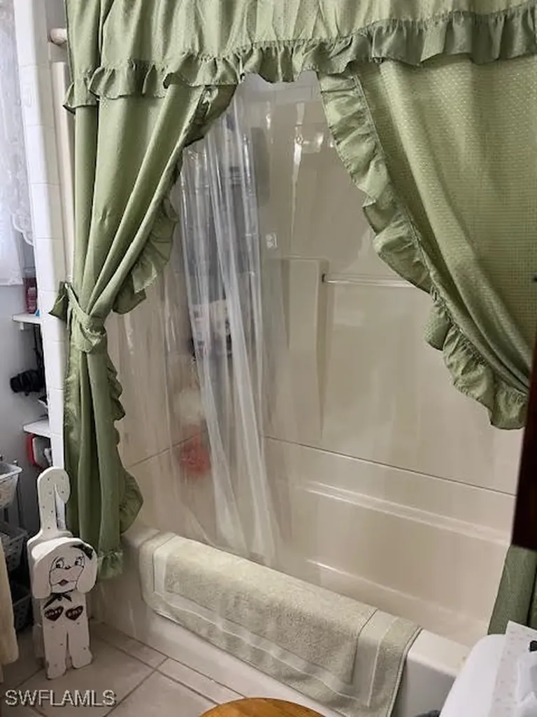 588 Daisy Drive North Fort Myers FL 33917