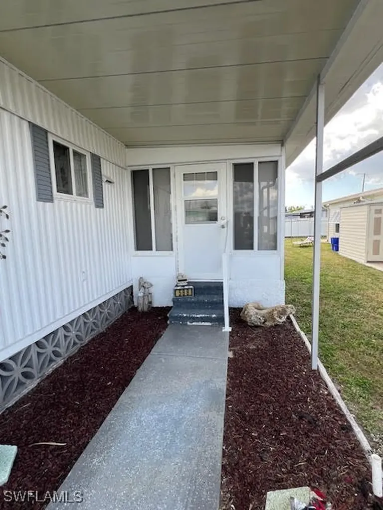 588 Daisy Drive North Fort Myers FL 33917